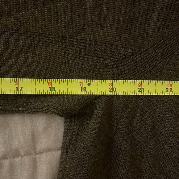 Turtleneck Merino Wool Sweater - Picture 7 of 8